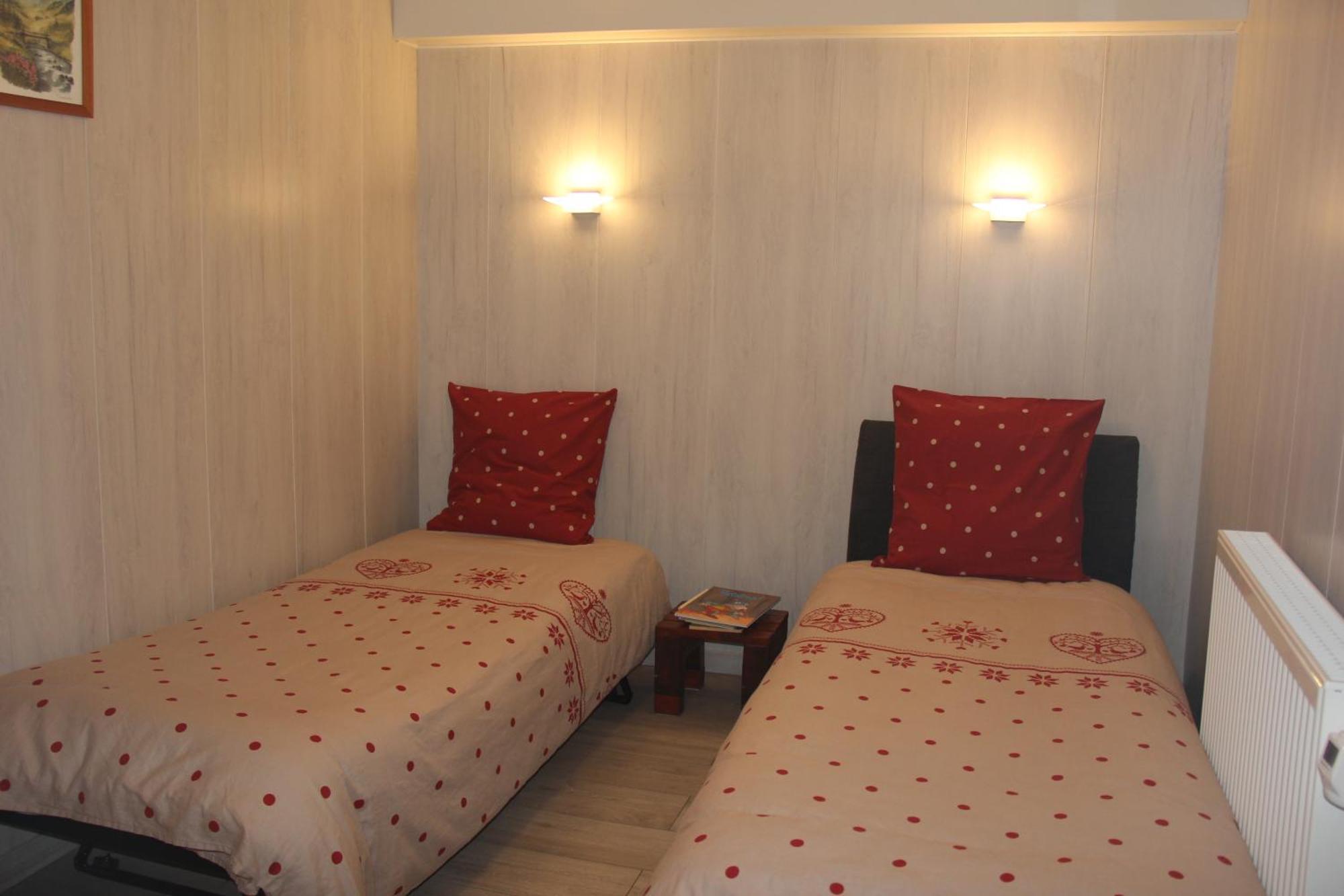 Chez Gilles Et Christine Apartment Mieussy Екстериор снимка